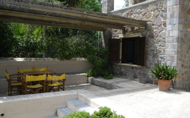 Angelina Aegina Boutique Escape