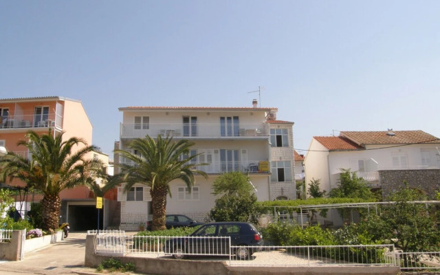 Apartments Ljubo