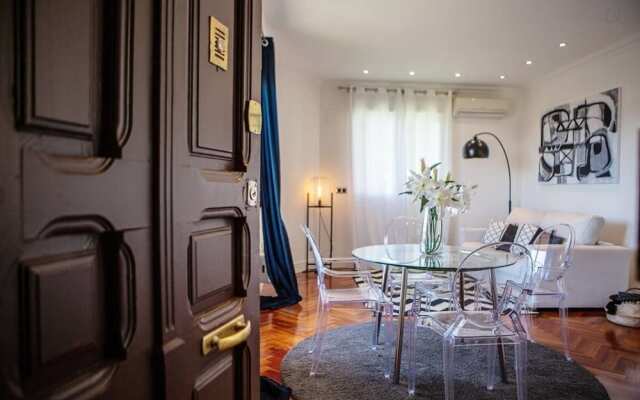 Beautiful 1bed Sleeps 6 W/terrace Heart of Madrid