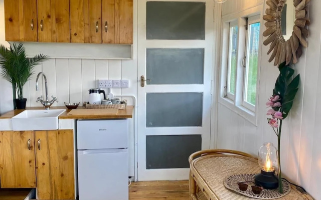 The Hide At Manton Bay Glamping Retreat