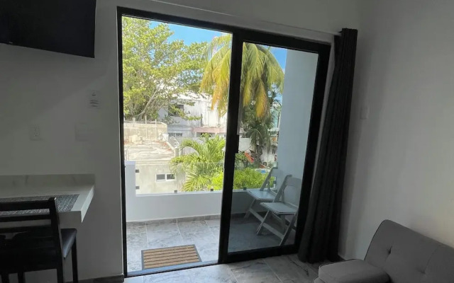 Lavish Studio w Balcony Downtown 3