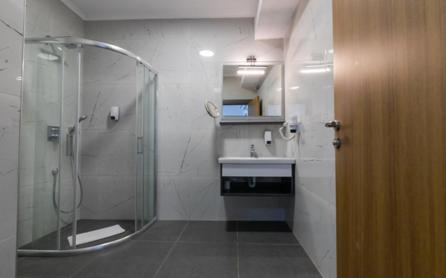 Fevzi Hoca Hotel