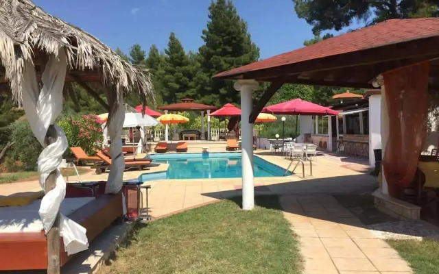 Villa Askamnia and Suites