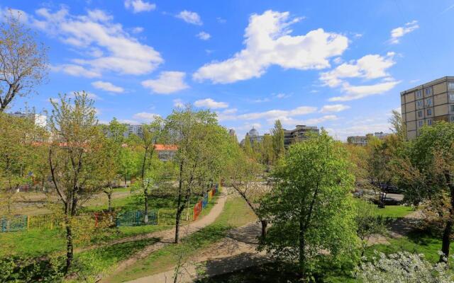 Apartment on Obolonskiy Prospect 16V