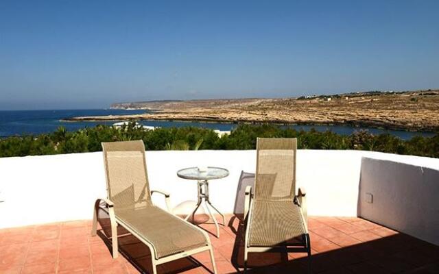 Calamadonna Club Hotel-Resort -Vista Isola dei Conigli