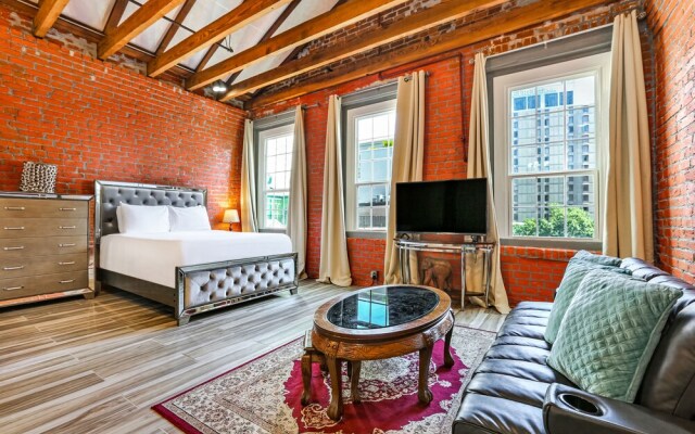 Hosteeva French Quarter Historic Condos