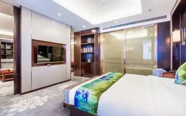 Asia Europe Hotel (Lan Da Er Yuan Branch, Xiguan Metro Station)