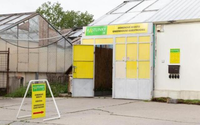 Rastlinky.Sk Greenhouse Guestrooms