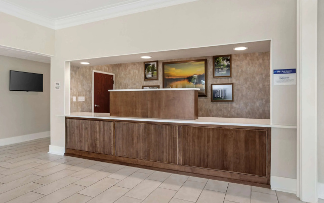 Best Western Plus Two Rivers Hotel & Suites