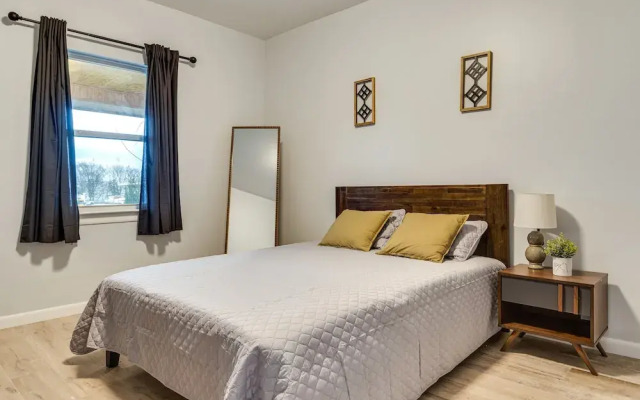 Modern Indianapolis Home < 2 Mi to Downtown!