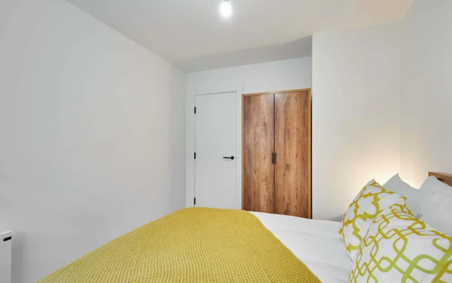 Host Stay Lockside House