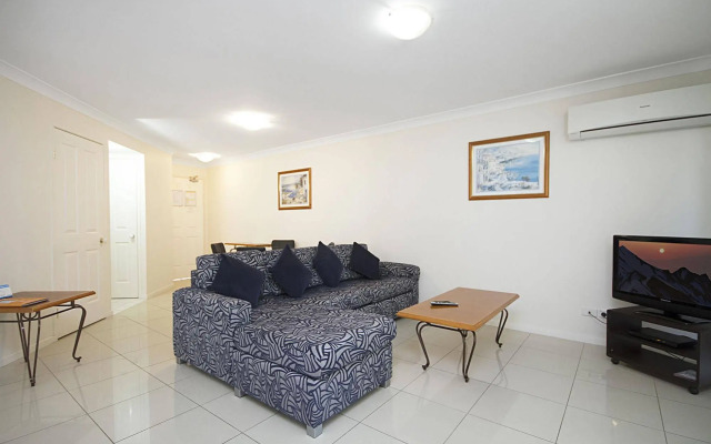 Golden Riviera Beach Resort