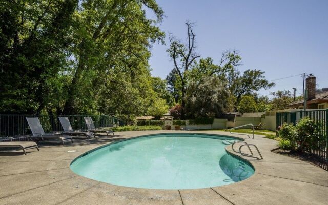 The Jack London Lodge