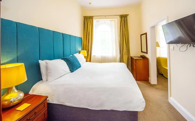 Crofton House Hotel