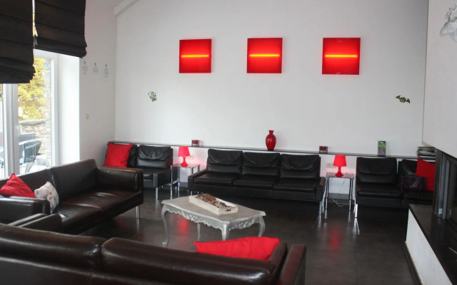 Large Cozy Cottage With Home Cinema - фото 2