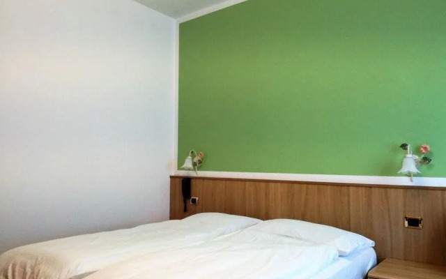 Green Base Hotel B&B