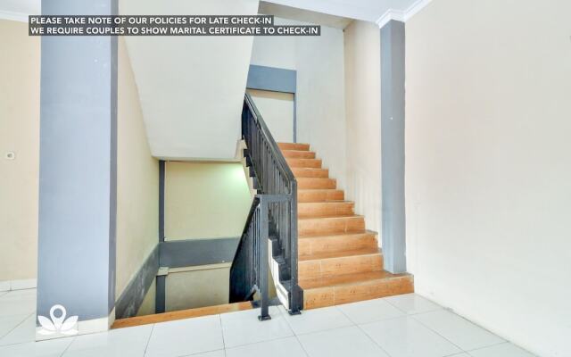 ZEN Rooms Near Darmawangsa Syariah