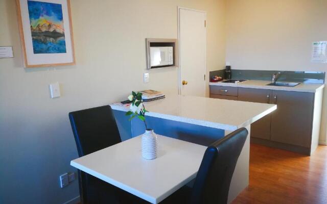 Le Chalet Suisse Motel Apartments