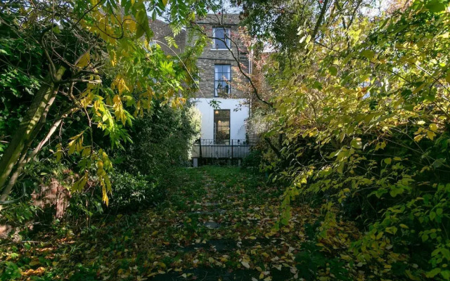 3 Bedroom House With Garden in London Fields