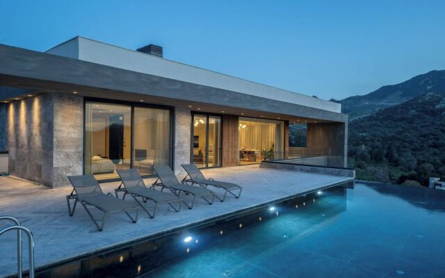 Hills Deluxe - Relaxed Luxury in Style and Serenity