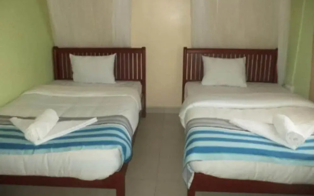 Everest House Hotel