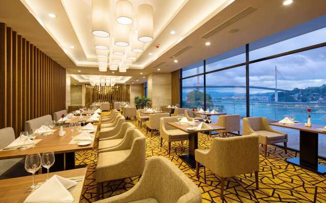 Wyndham Legend Halong Hotel