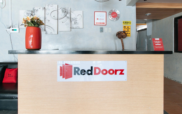 RedDoorz near Christ the King Medical Center