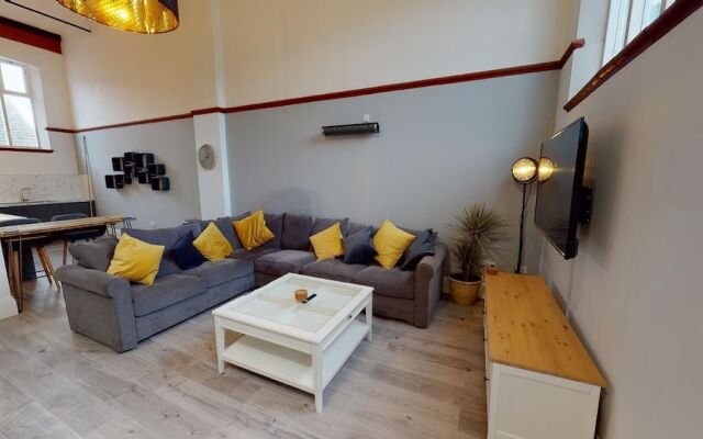 Hu1 Boutique City Apartment - Sleeps 6