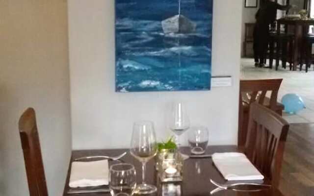 Basalt Hotel Restaurant Lounge