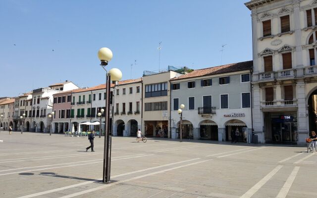 Venice Garden Apartments