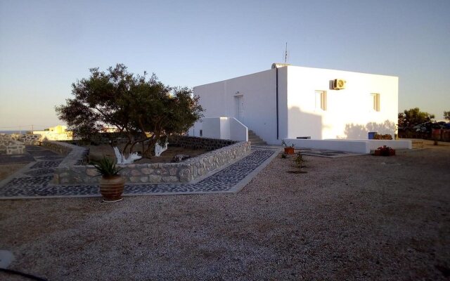 Perissa Hotel