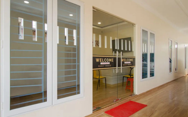 Super OYO 3316 Adam Malik Guesthouse Near Stasiun Medan
