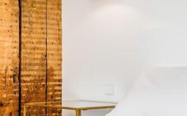 Gold And Silver Apartments