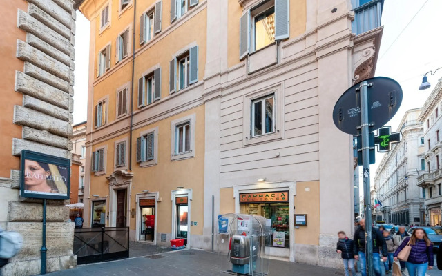 IREX Trevi Fountain Penthouse