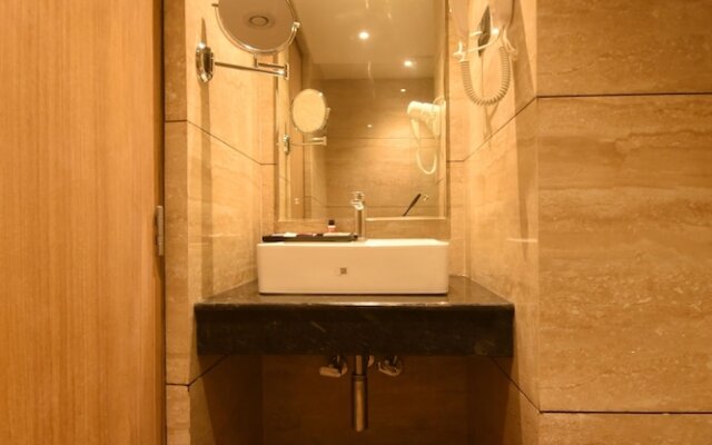 Emerald Clarks Inn Suite