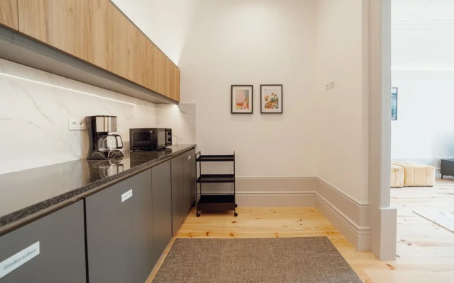 Heart OF Porto Apartment C by Vacationy