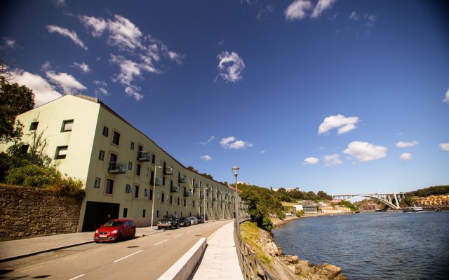 Douro Triplex - Stunning River Views by Porto City Hosts