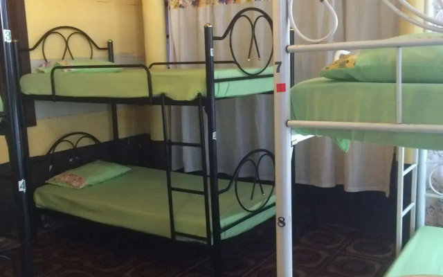 Supreeya Guesthouse - Hostel