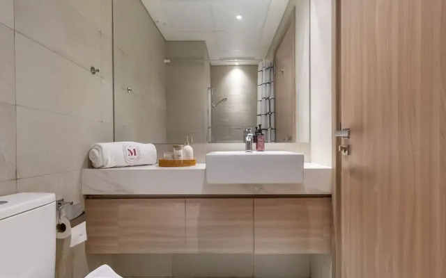 Elegant Studio w Balcony View Near Downtown Dubai