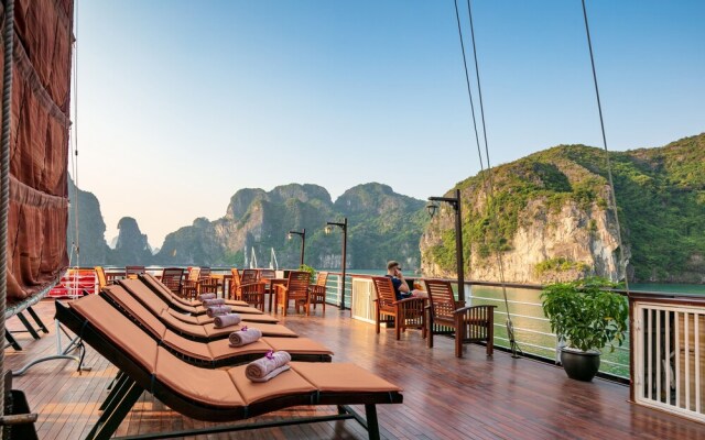 Pelican Halong Cruise
