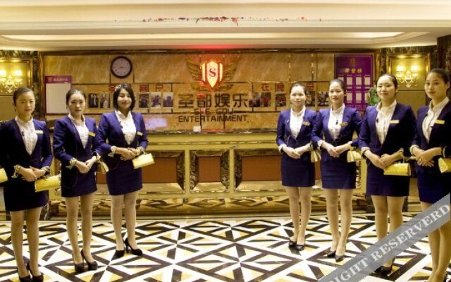 Royal Hotel