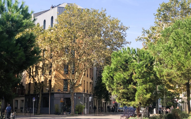 Hotel Sixteen Paris Montrouge