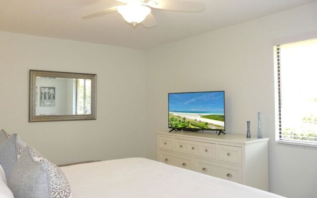 Idyllic Waterfront Home With Pool and Western Exposure