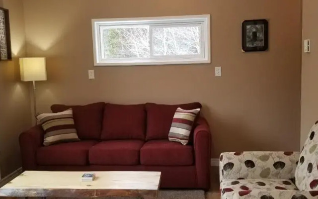 Mountainside Hideaway Cottage & Suites