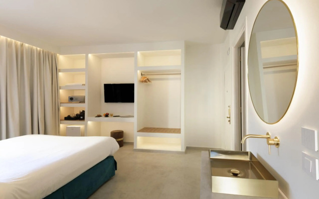 The Alley Hotel