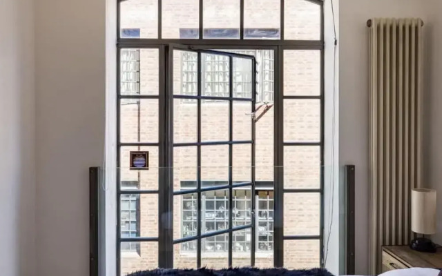 Soho Warehouse Loft With Concierge Lift