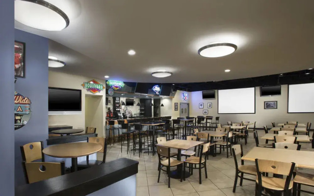 Four Points by Sheraton Kansas City - Sports Complex