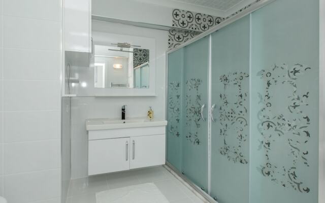 Golden Star Suites