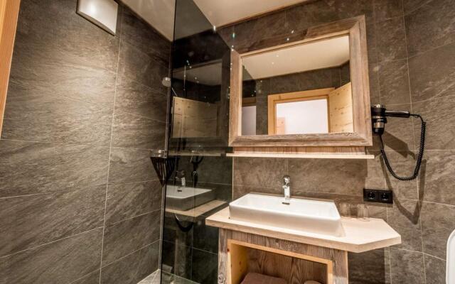 Mountain-view Apartment in Finkenberg With Sauna