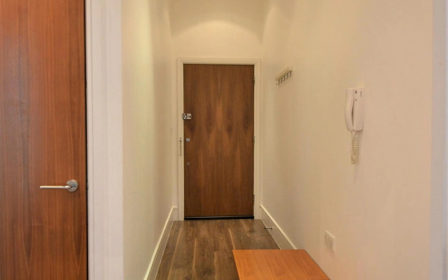 One Bedroom Apartment in Bayswater